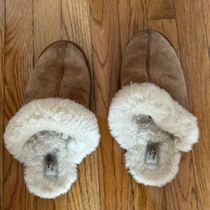 Ugg slippers size 8